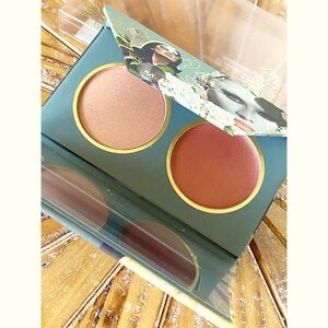 NIB Miss Fame Crème and Powder Blush Duo Palette 1